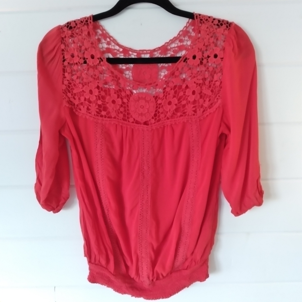 Solitaire red/orange lightweight crocheted top panels, ribbon stripes blouse/top